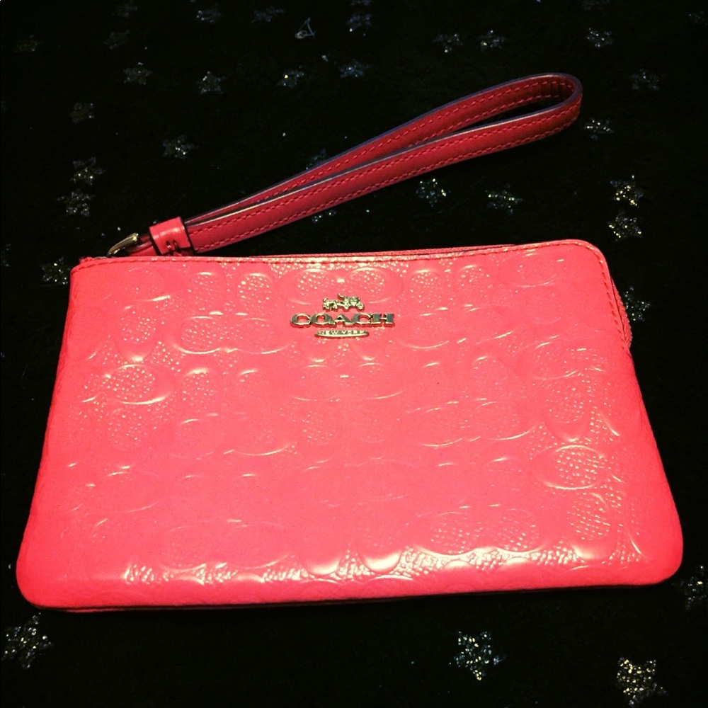 Authentic coach clutch 🍓